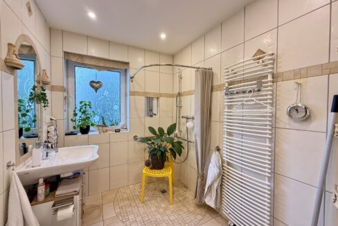 Badezimmer EG