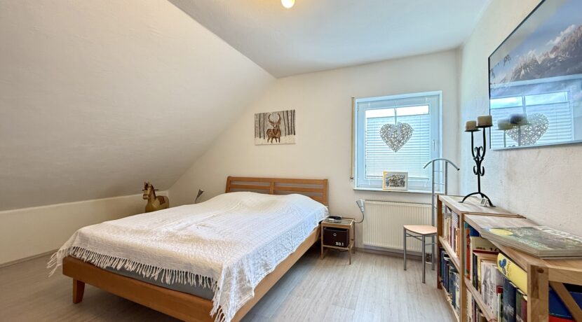 Schlafzimmer DG