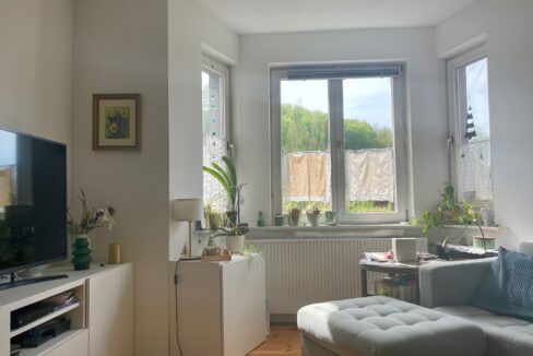 Wohnzimmer mit Erker (EG)