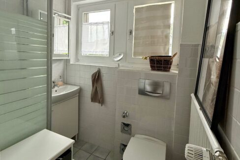 Bad mit Dusche (OG)