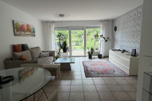 Blick ins Wohn-/Esszimmer