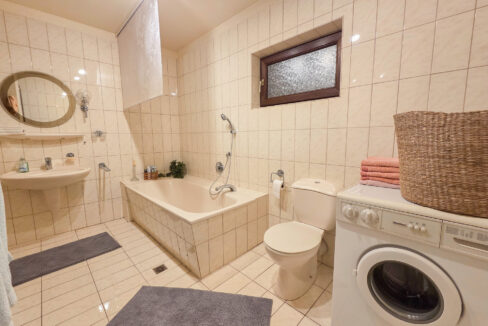 Bad Einliegerwohnung KG