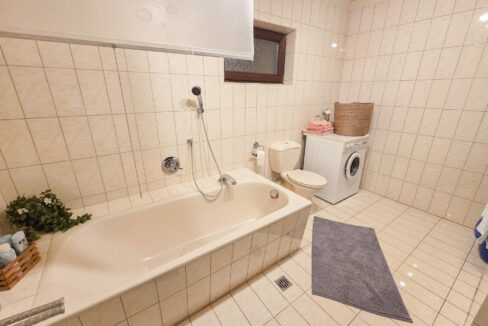 Bad Einliegerwohnung KG