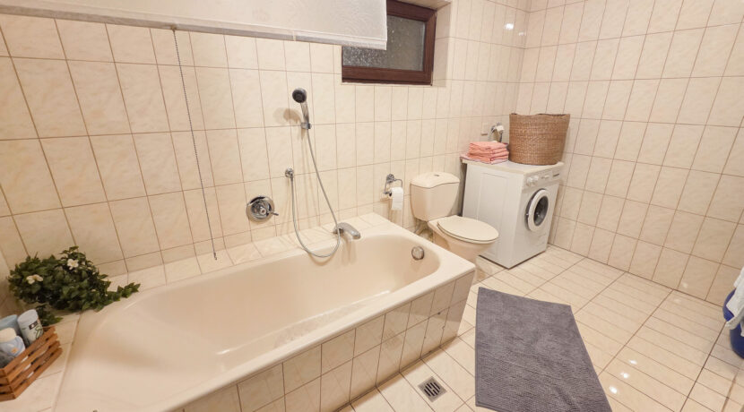 Bad Einliegerwohnung KG