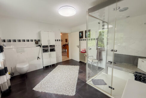 Badezimmer EG