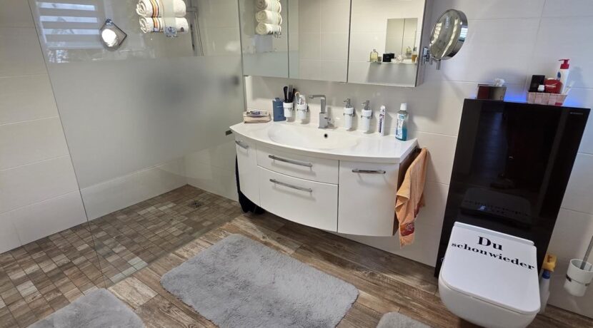 Badezimmer EG