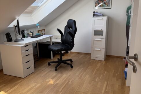 Kinderzimmer 2 / Arbeitszimmer