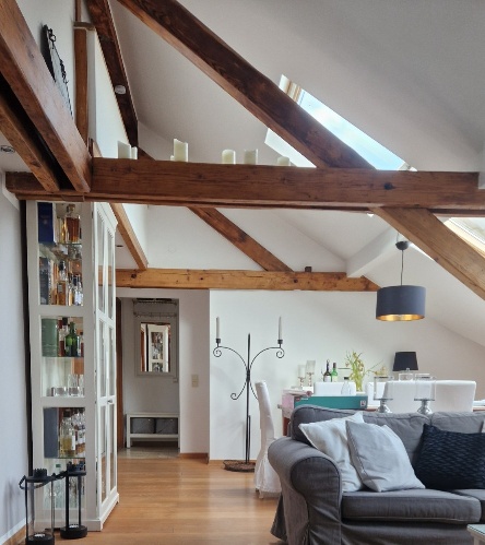 Charmante 3-Zimmer-Wohnung in gepflegter Altbauvilla mit Dachterrasse - Photo 1