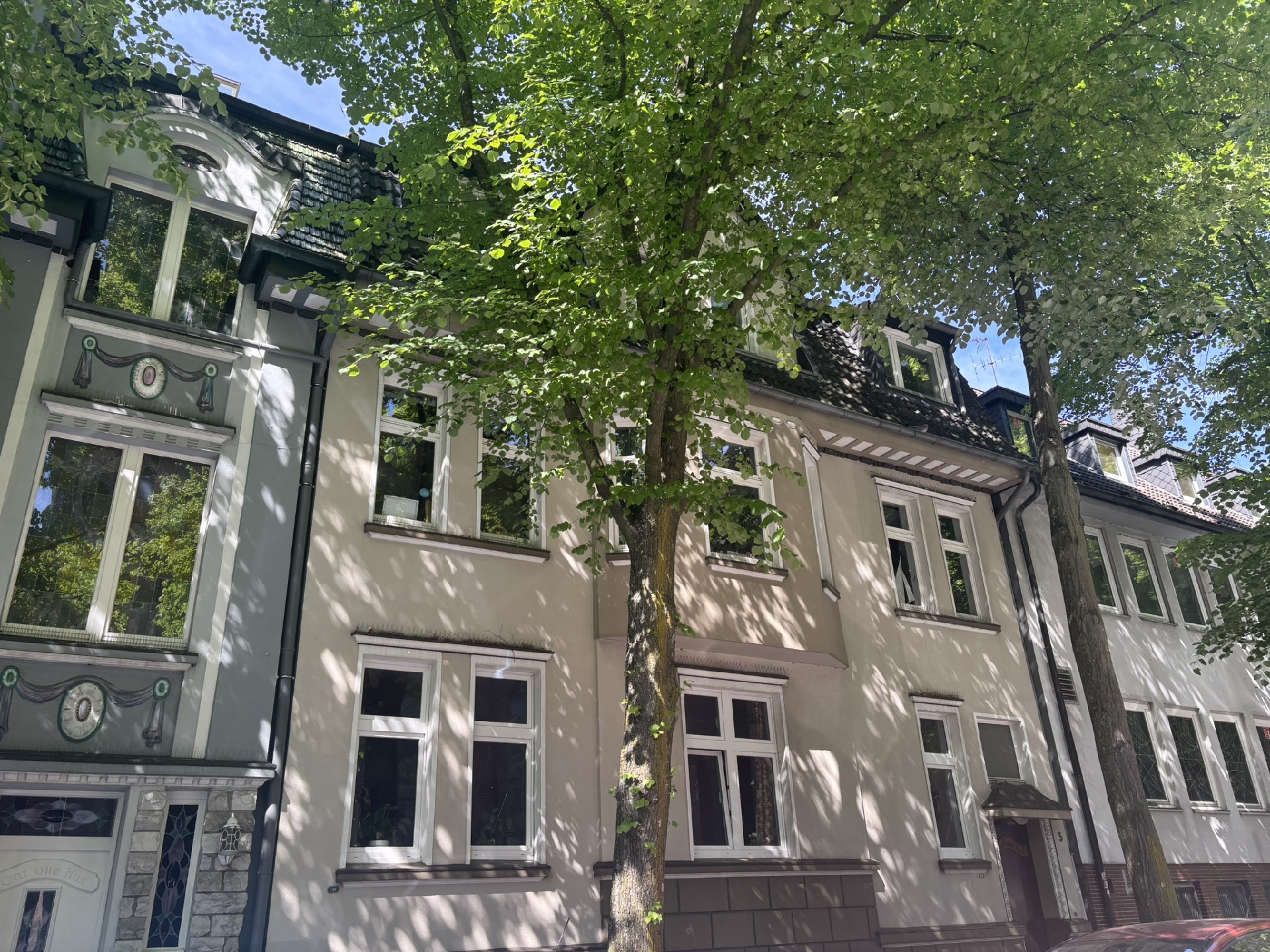 Vollvermietetes Dreifamilienhaus – Altbaucharm im Doppelpack