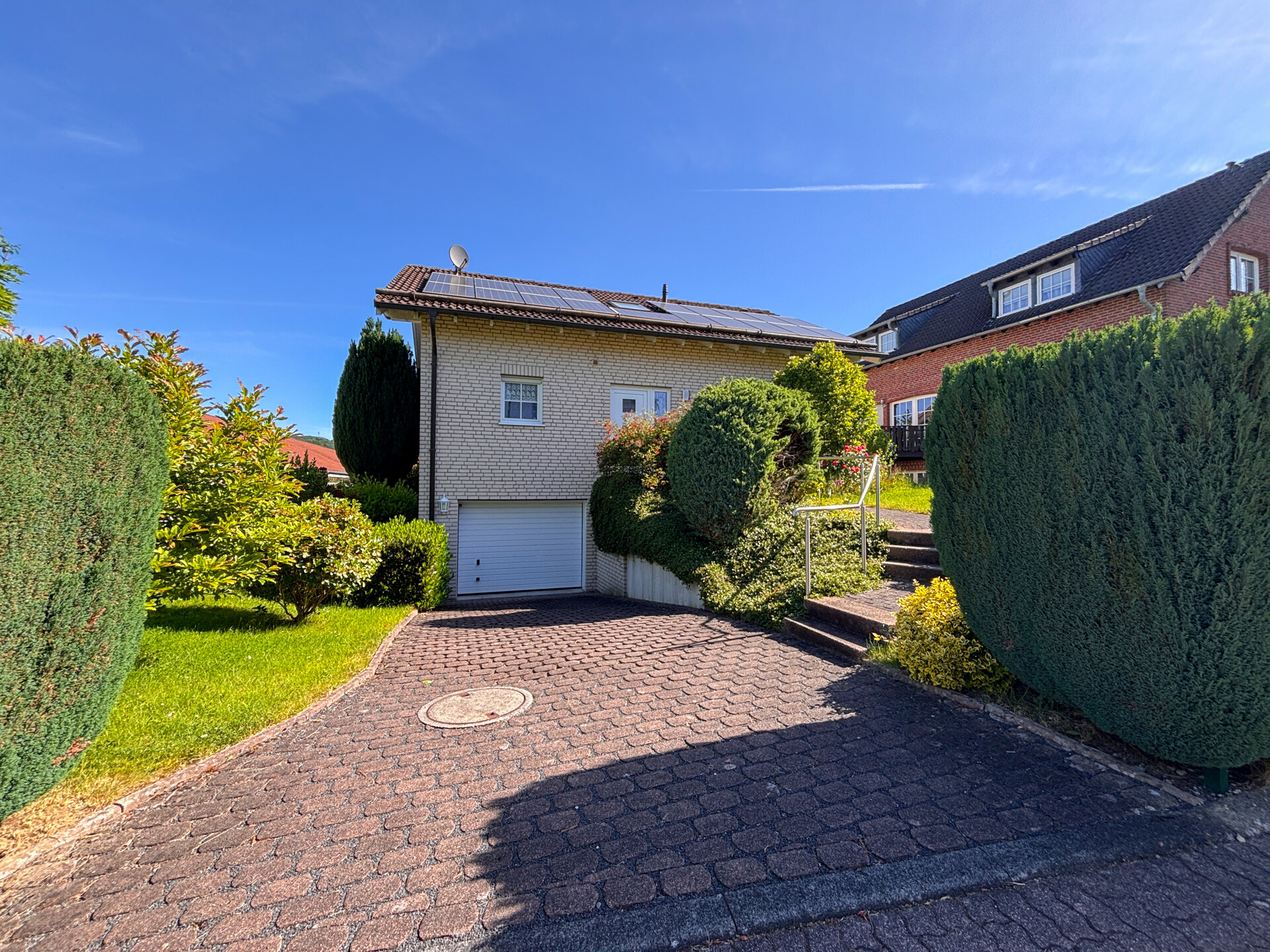 Gepflegtes Einfamilienhaus mit Terrasse, Garten und Garage in zentraler Lage von Windeck/Rosbach!