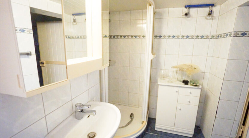 Dusche im Keller