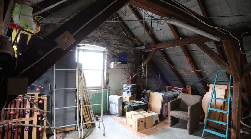 Altbau Dachboden