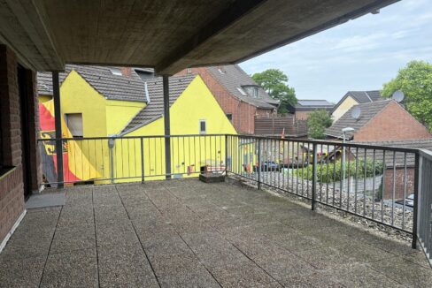 ... ca. 26 m² großer Terrasse