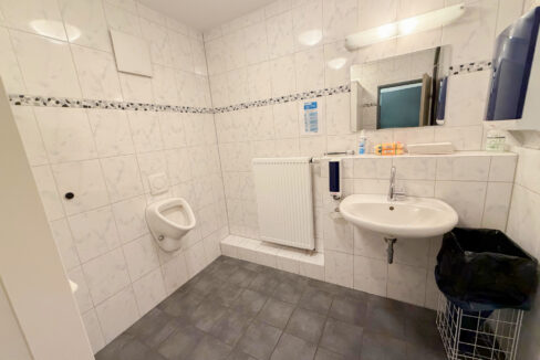 Verwaltungsgebäude: WC