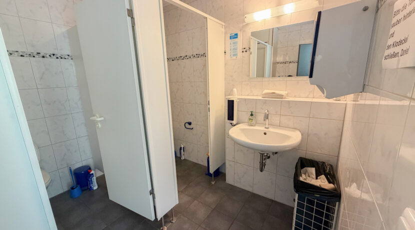 Verwaltungsgebäude: WC
