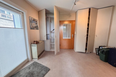 Arbeitszimmer EG Links