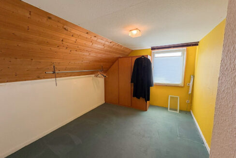 Schlafzimmer DG Links