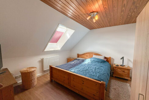 Schlafzimmer DG Rechts