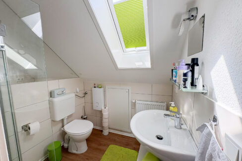 Badezimmer DG Rechts