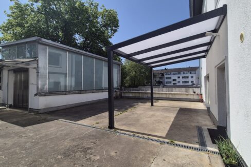 Aufzug und Terrasse