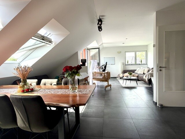 Großzügige 2-Zimmer-Wohnung im 2.OG mit schönem Balkon und Pkw-Stellplatz - Foto 3
