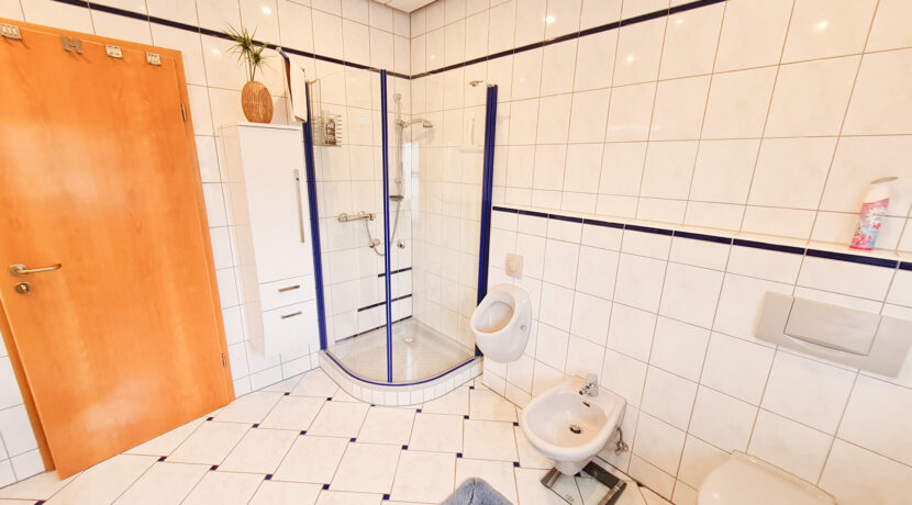 modernes Bad OG