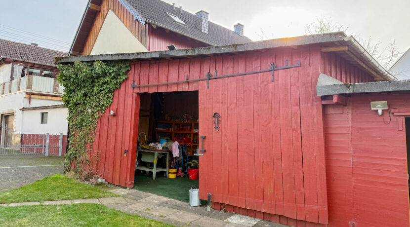 Ehem. Carport