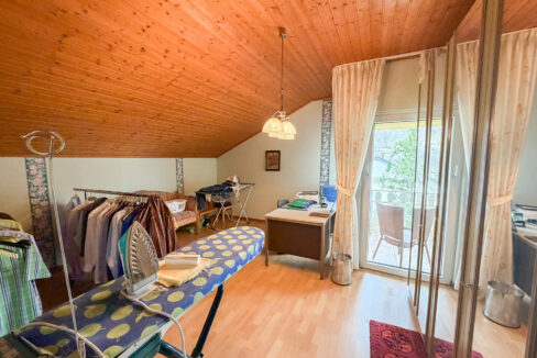 Bügelzimmer (DG)