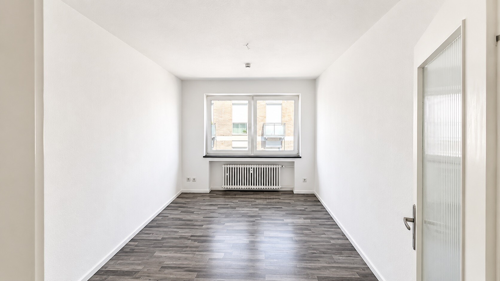 MODERNE 3-ZIMMERWOHNUNG MIT BALKON IM KREFELDER ZENTRUM ZU MIETEN! - Photo 1