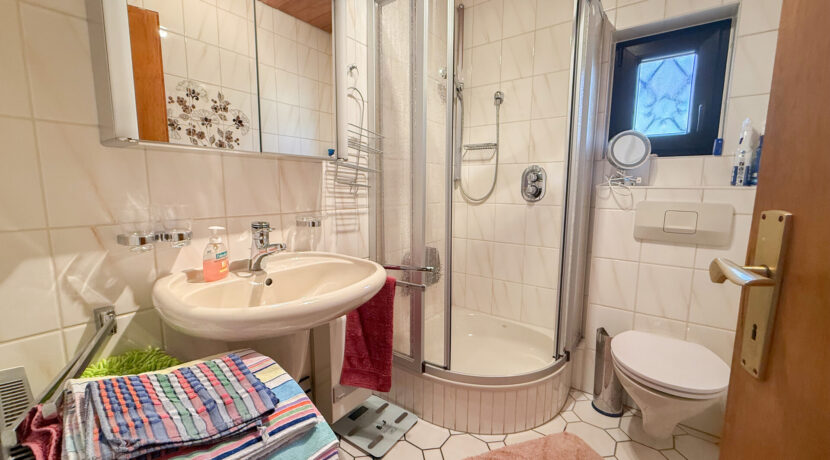 Badezimmer EG