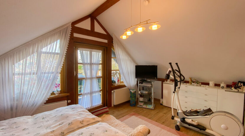 Schlafzimmer DG