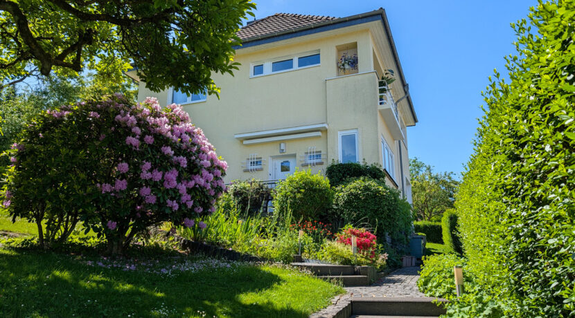 Weg zum Hauseingang