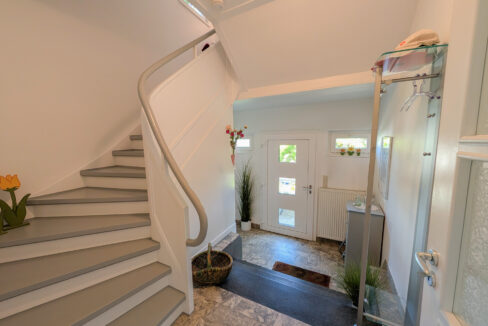 Treppe zum Obergeschoss
