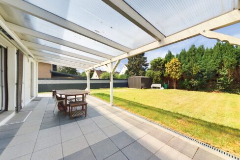 Überdachte Terrasse