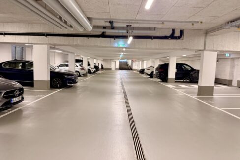 helle Tiefgarage