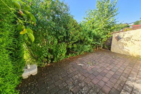 Terrasse - Wohnung links