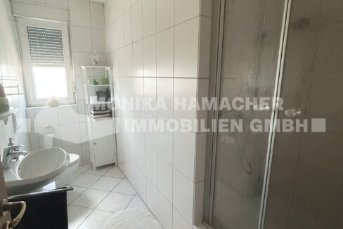 Bad mit Dusche