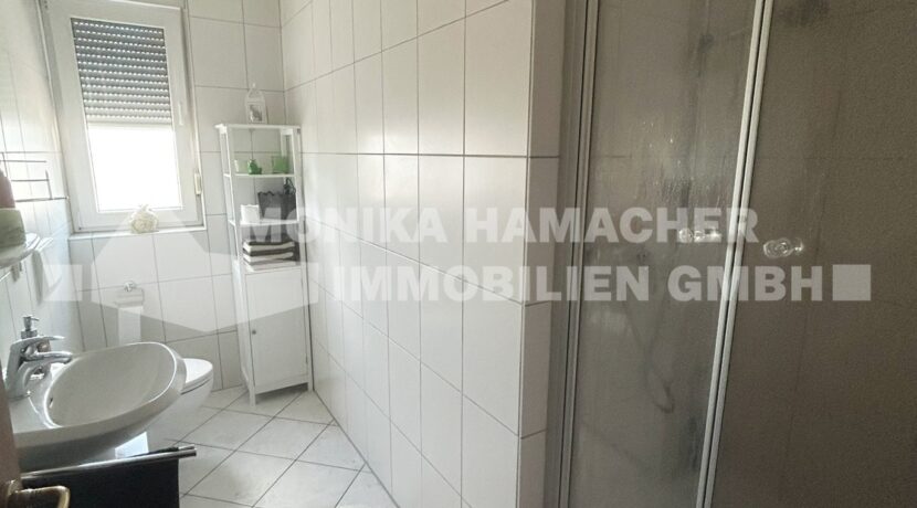 Bad mit Dusche