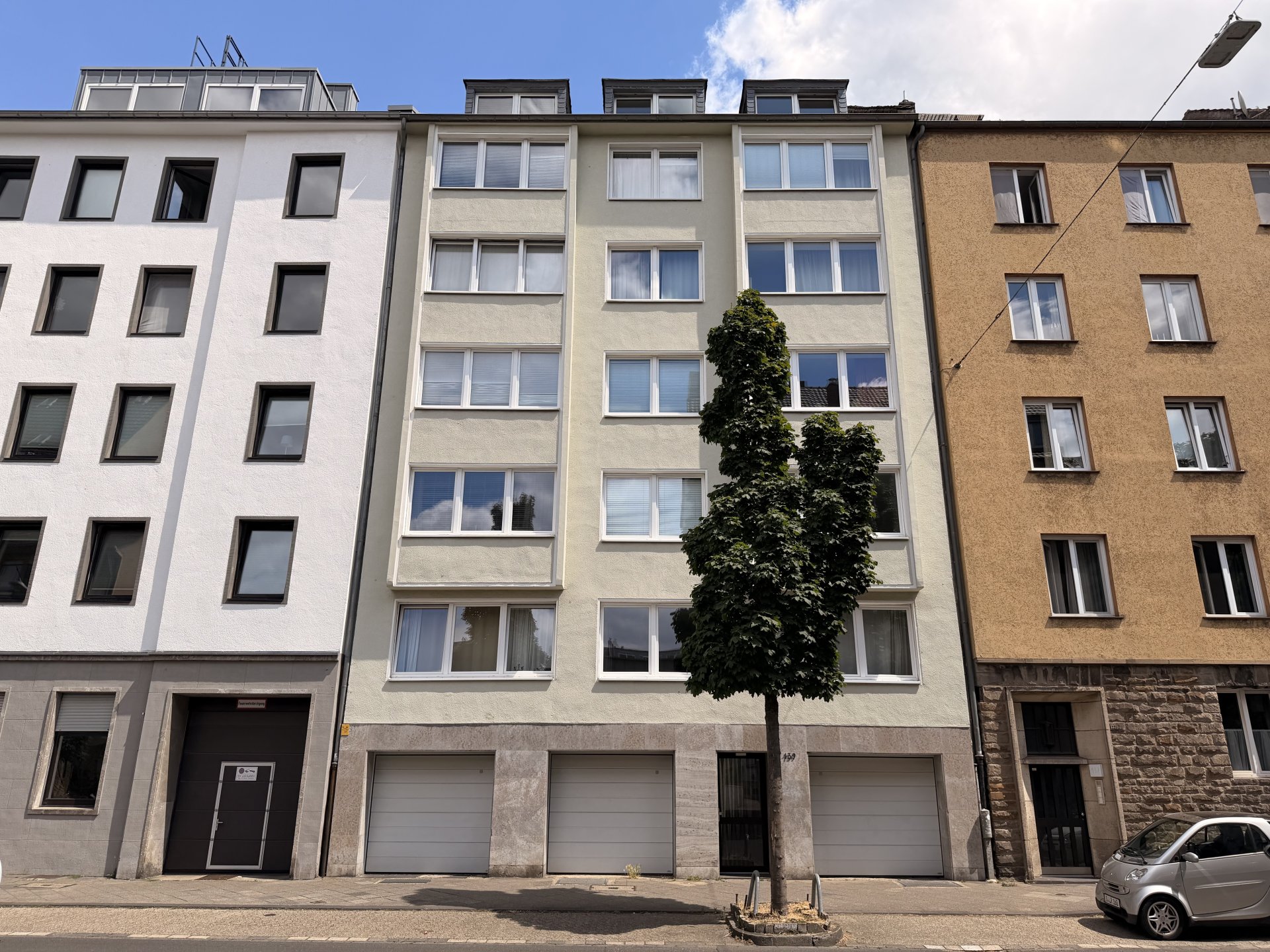 Düsseldorf-Düsseltal! Renovierte 1,5 -Zimmer-Balkonwohnung mit Wohnküche!