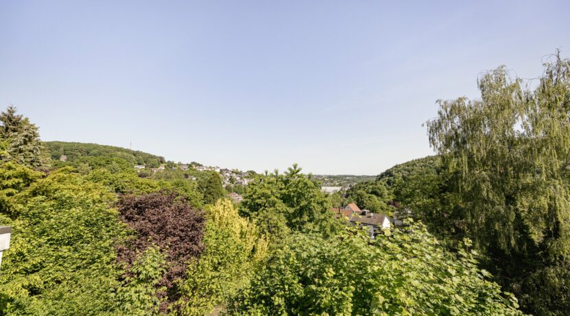 großes Grundstück und tolle Weitsicht