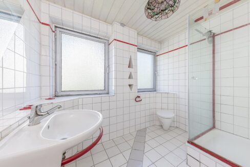 Tageslichtbad mit Dusche