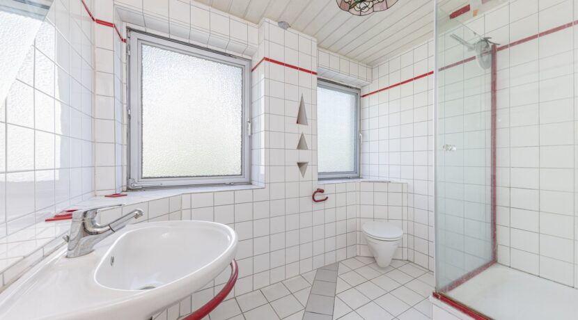 Tageslichtbad mit Dusche