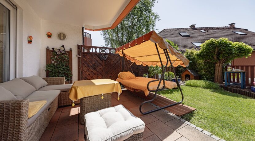 Terrasse mit Garten
