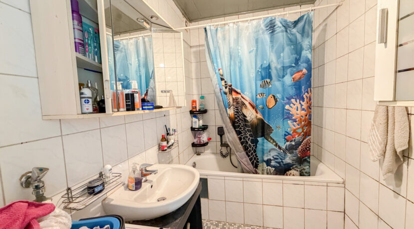 1. OG rechts Wannenbad
