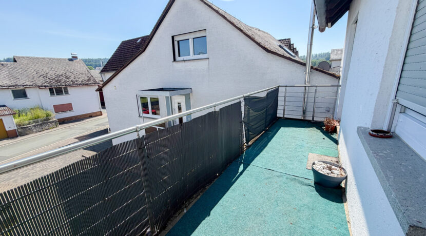1. OG links Balkon