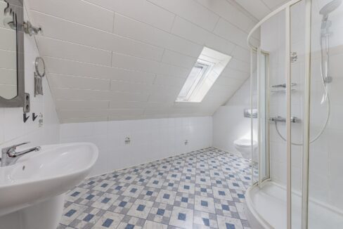 Duschbad im ausgebauten Dachgeschoss