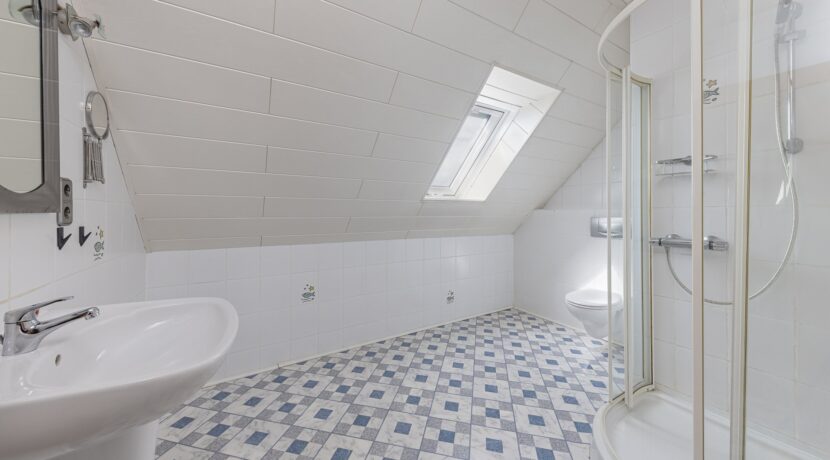 Duschbad im ausgebauten Dachgeschoss