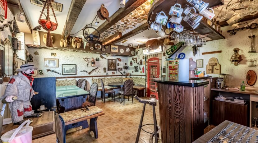 Bar im Untergeschoss