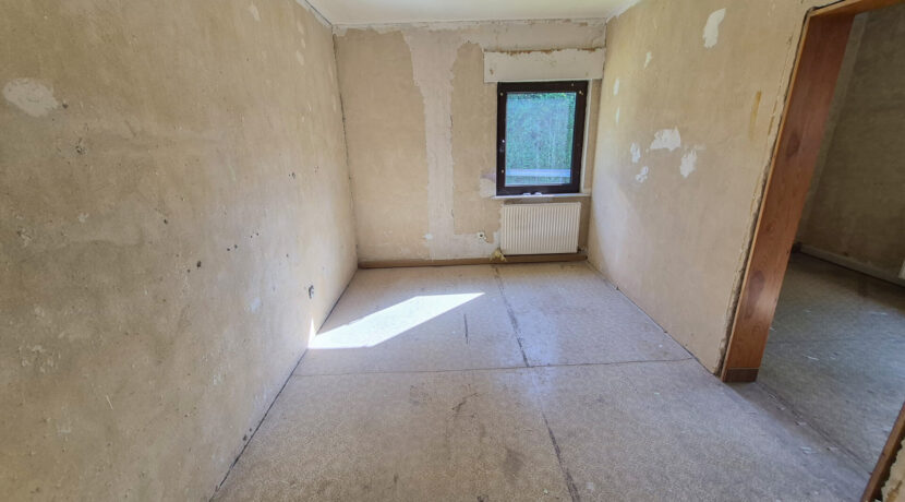 Zimmer - Wohnung links