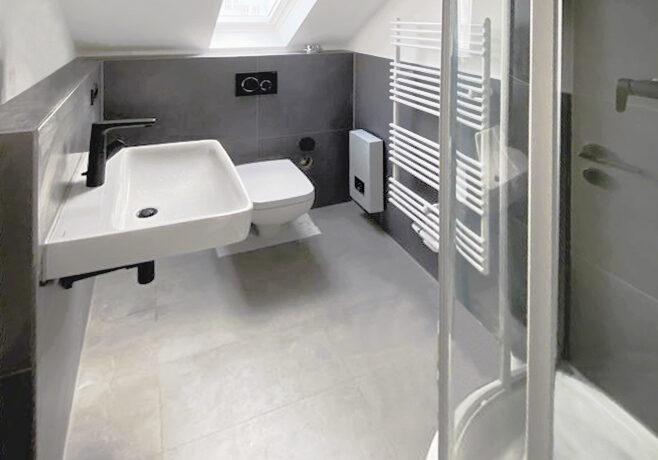 Badezimmer mit Fenster